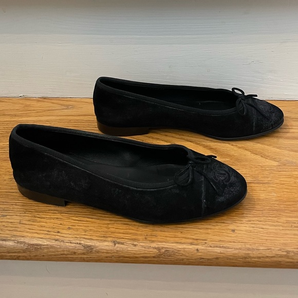 CHANEL Wn's Size 37.5 Ballerina Flats Dark Grey Brushed Suede Retail $595.00 - Picture 6 of 10